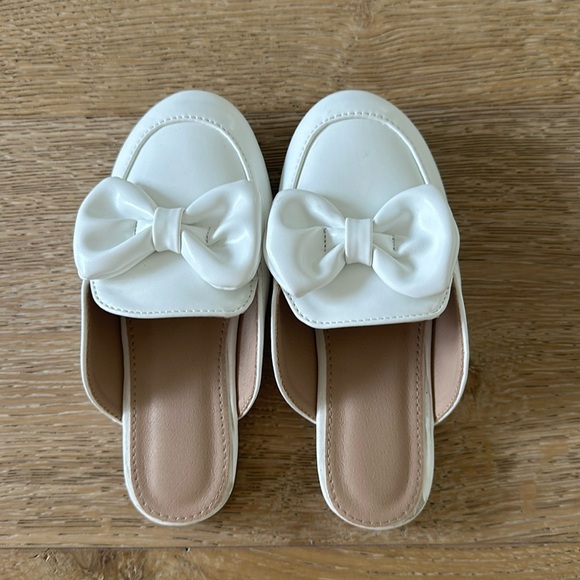 ***LIKE NEW*** toddler dress slides - Picture 1 of 3